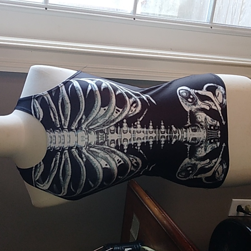 Sleeveless spandex shirt